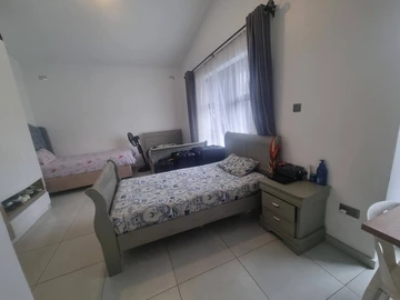 3 Bedroom Flat & Apartment