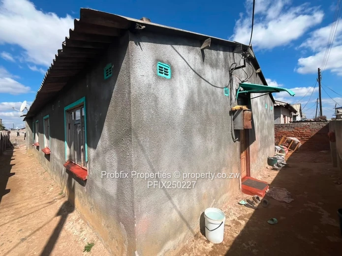 Chitungwiza Unit P Ext House for Sale