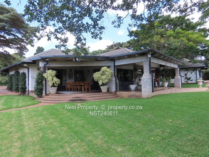 Exceptional Location- beautiful property in Highlands!