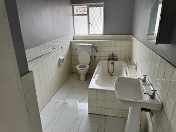 3 Bedroom Garden Flat