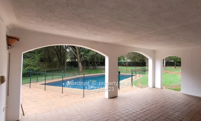 Charming family residence, available immediately!