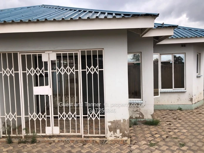 5-Bedroom House For Sale In Budiriro