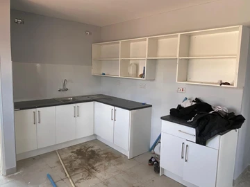 2 Bedroom Flat & Apartment