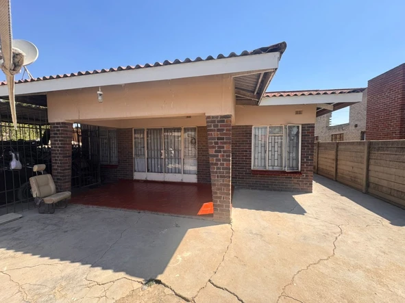 5 Bedroom House
