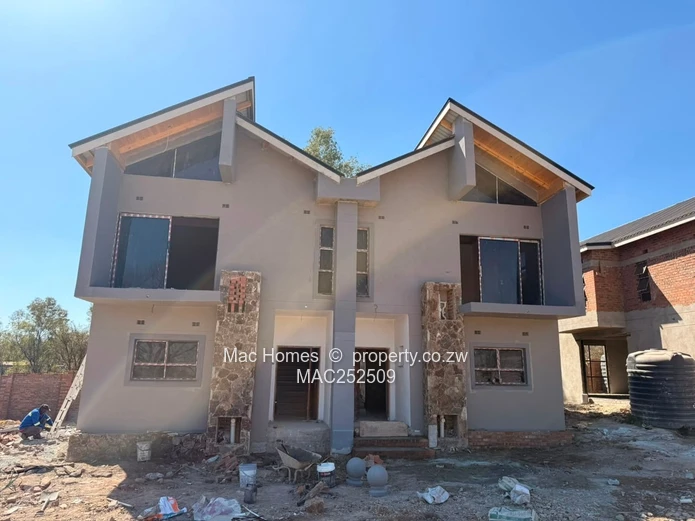 Stunning Logan Park Semi-Detached Duplex