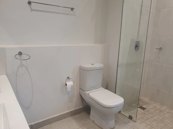 2 Bedroom Flat & Apartment