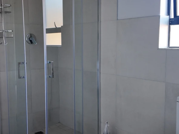 2 Bedroom Flat & Apartment