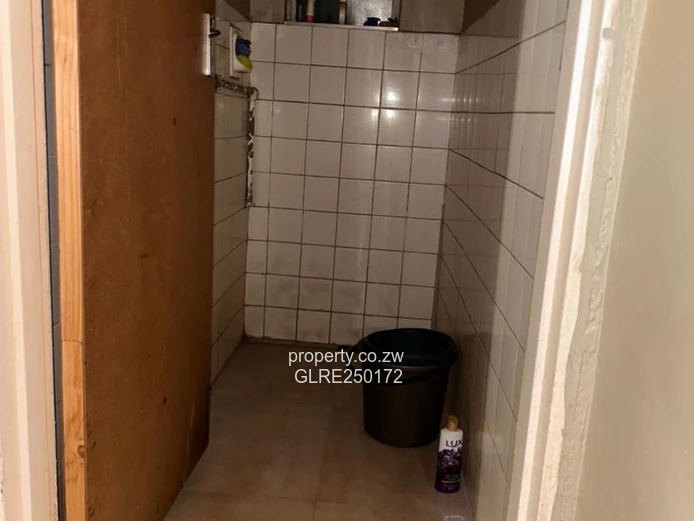 Marlborough 1-Bed Home with Borehole & Garage