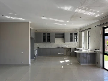 4 Bedroom Garden Flat