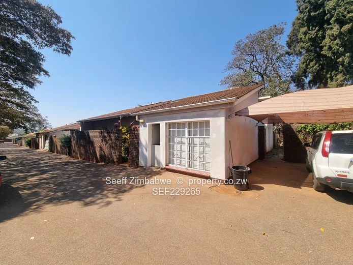 Luxurious Garden Flat in Avondale with All-Inclusive Living