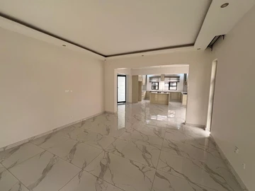 3 Bedroom Flat & Apartment