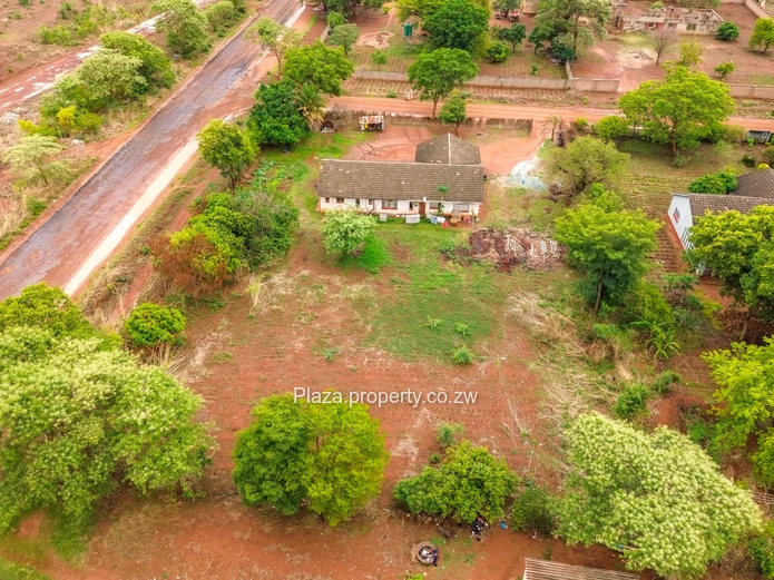 Spacious 4-Bedroom Home on 3045sqm in Chegutu Low-Density – Sykes Street