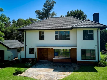 Luxurious 4-Bedroom Oasis in Mount Pleasant with Pool