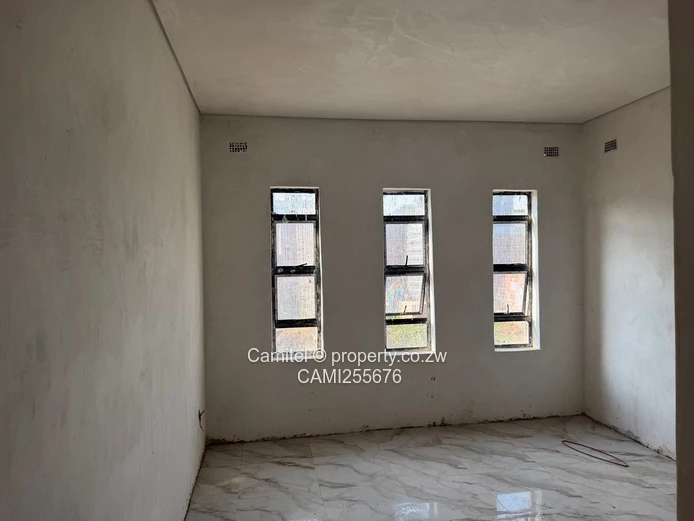 Sunlit 3-Bed Townhouse in Greendale North (Peakwood)with Borehole