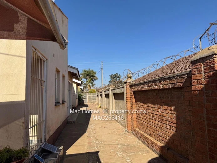 3-Bedroom House For Sale – Bloomingdale