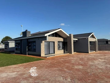 6 Bedroom House