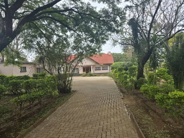 House for sale in Riverside