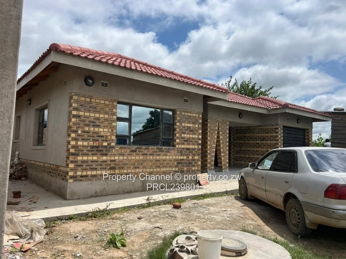 4-Bed Tiled Home with En-suite & Water Tank — Chitungwiza Nyatsime