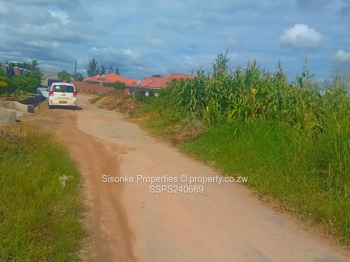 Prime 1000m2 stand for sale in Rockview