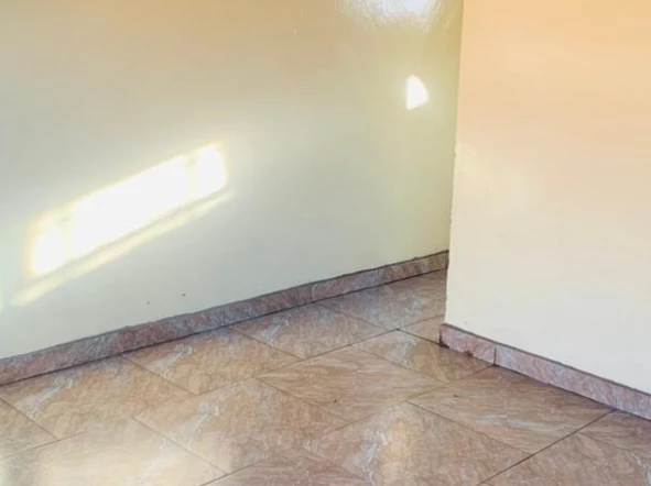 2 Bedroom Flat & Apartment