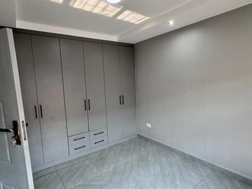 3 Bedroom Flat & Apartment