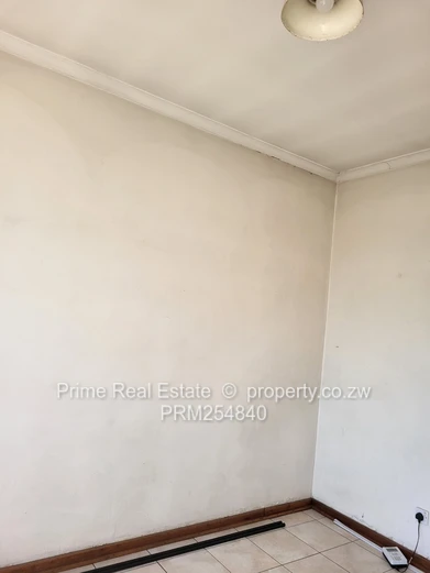 1-Bed Garden Flat in Avenues, Harare CBD — Borehole
