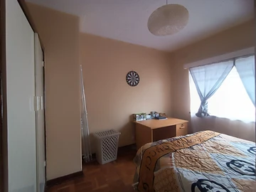 2 Bedroom Flat & Apartment