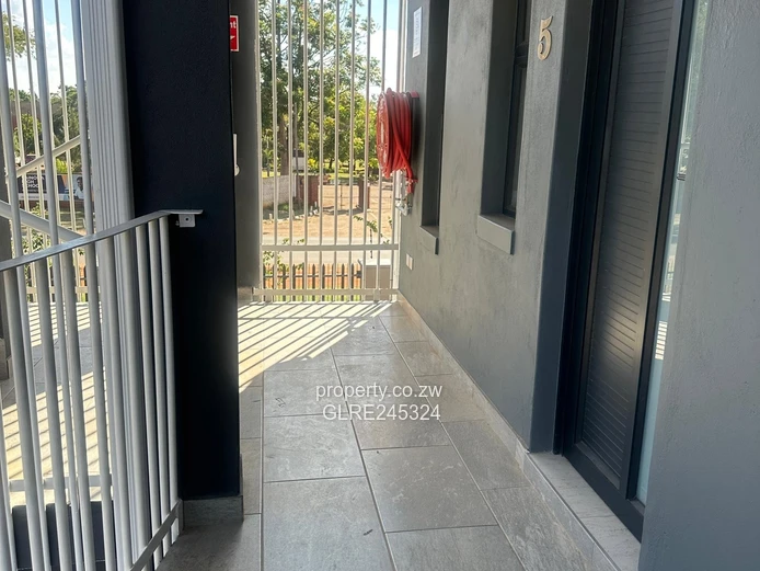 Spacious 2-Bed Apartment in Vainona — Modern Kitchen & Borehole