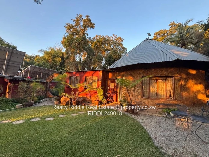 Tropical Architectural Masterpiece In Prestigious Glen Lorne