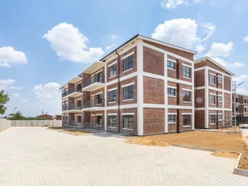 3 Bedroom Flat & Apartment