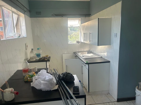 2 Bedroom Flat & Apartment