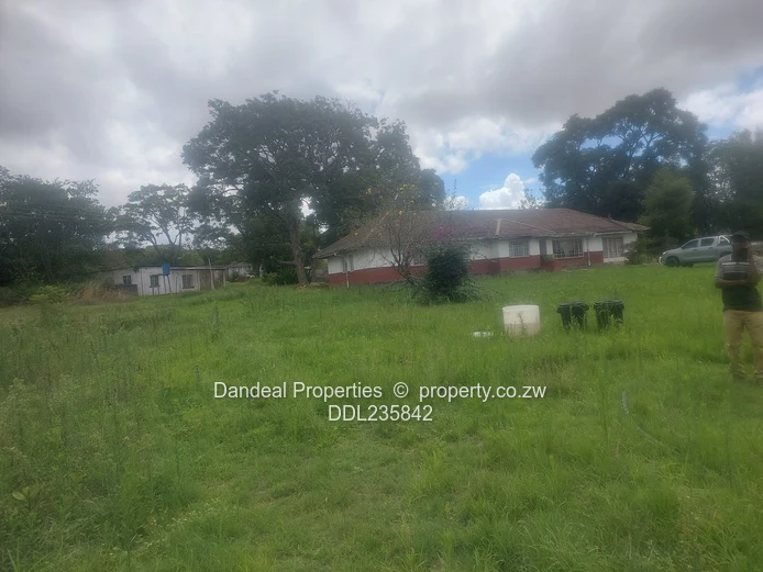Near Hukuru - Gardner Road Plots