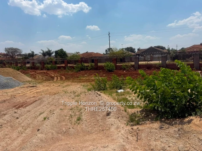 400m² Stand in Cold Comfort — Tarred Roads & Services