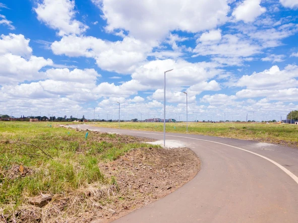 2 Bedroom Flat & Apartment