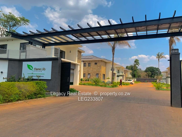 Pomona Luxurious 5-Bedroom Townhouse for Sale