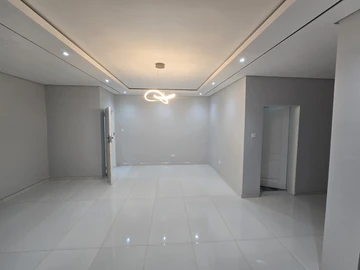 4 Bedroom Flat & Apartment