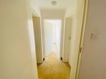 2 Bedroom Flat & Apartment