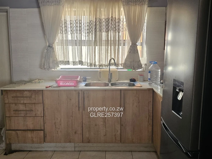 Bright 3-Bed Bluff Hill Home - Modern Kitchen & Borehole