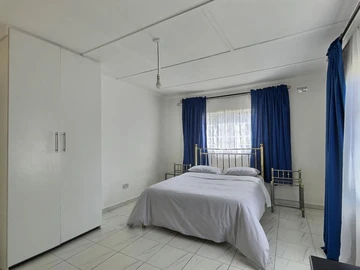 6 Bedroom House