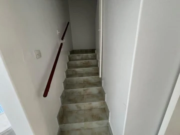 2 Bedroom Flat & Apartment