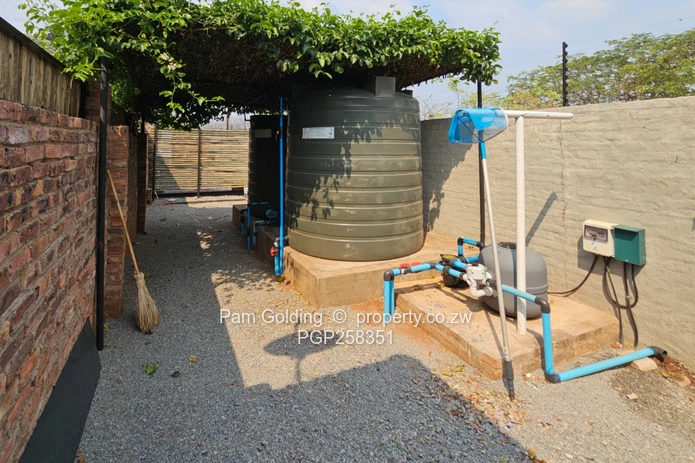 Victoria Falls 5 Bedroomed Property for Sale.