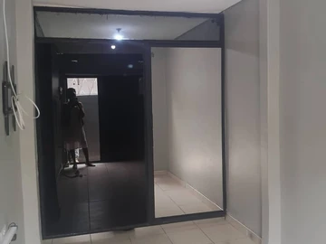 2 Bedroom Flat & Apartment