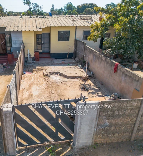 Core house to let in Mabvuku