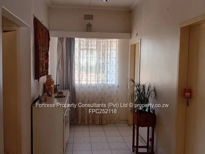 Spacious 3-Bed Home on 9 136m² with Massive Re-Development Potential