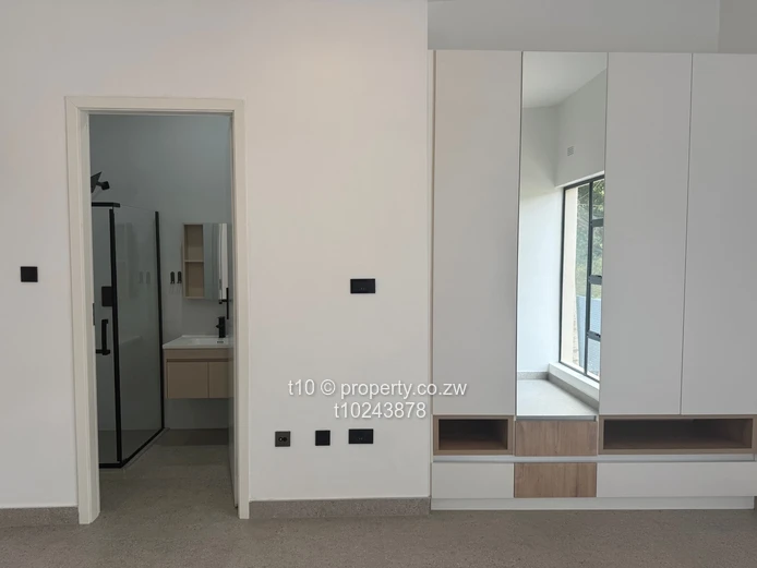 Townhouse to rent in Avondale 