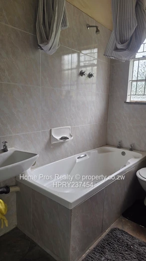 To Let -  Spacious Property In Hatfield Available Immediately (Sole Mandate)