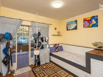 3 Bedroom Flat & Apartment
