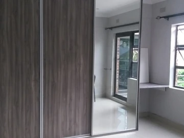 4 Bedroom Flat & Apartment