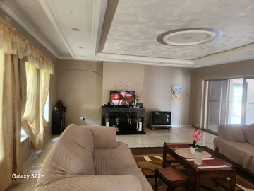 5 Bedroom House