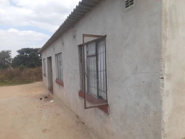 3 roomed cottage  on Spacious 600m² in Snake Park, Harare!